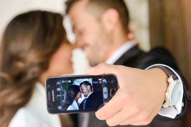 Scopri di più sull'articolo I social plasmano coppie apparentemente perfette