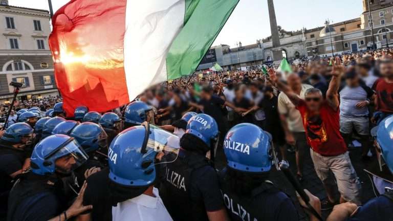 Scopri di più sull'articolo Ricordi quando al liceo scioperavi? Con l’approvazione del DDL Sicurezza le cose potrebbero cambiare