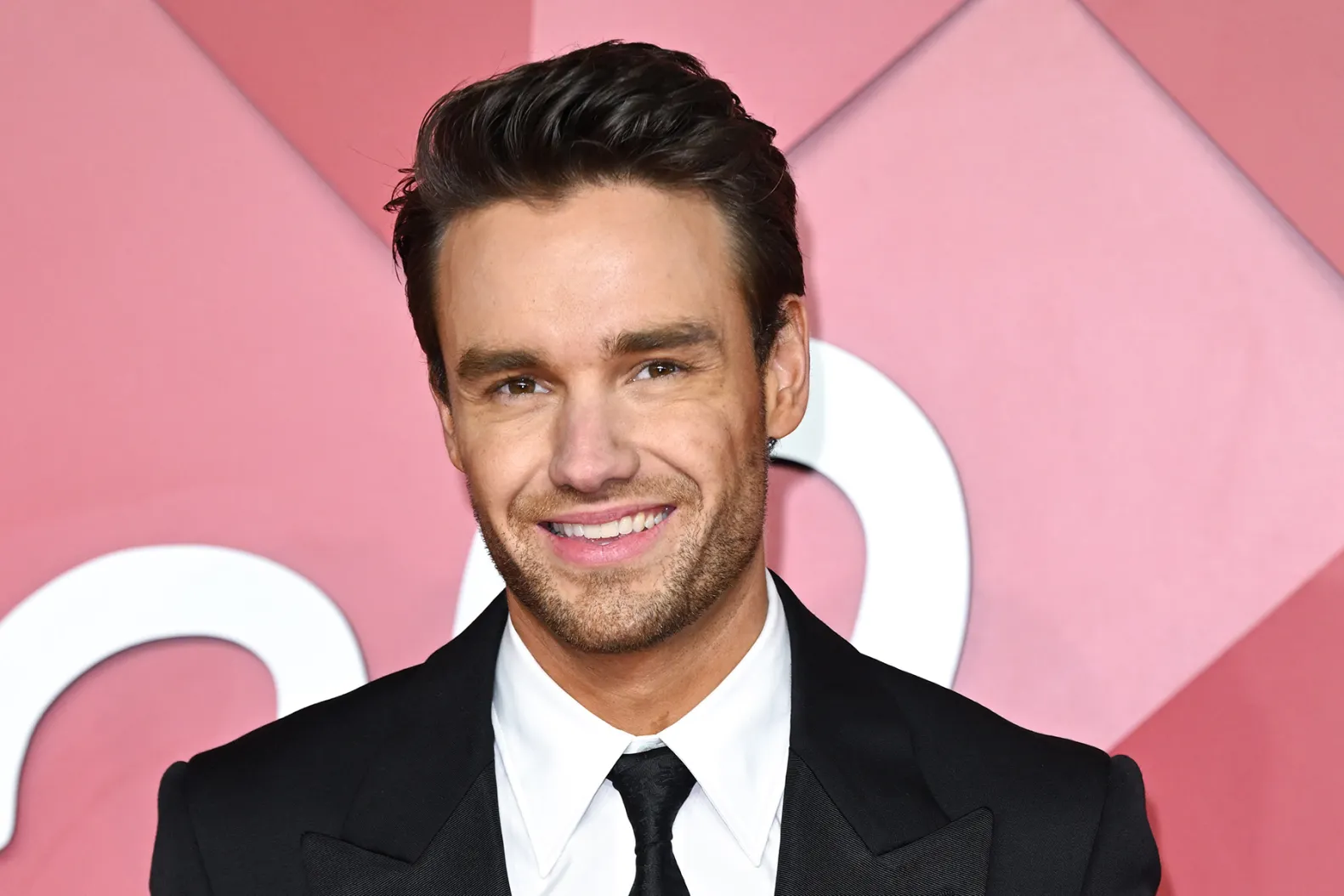 Scopri di più sull'articolo Liam Payne ci lascia a bocca aperta con la sua dipartita prematura