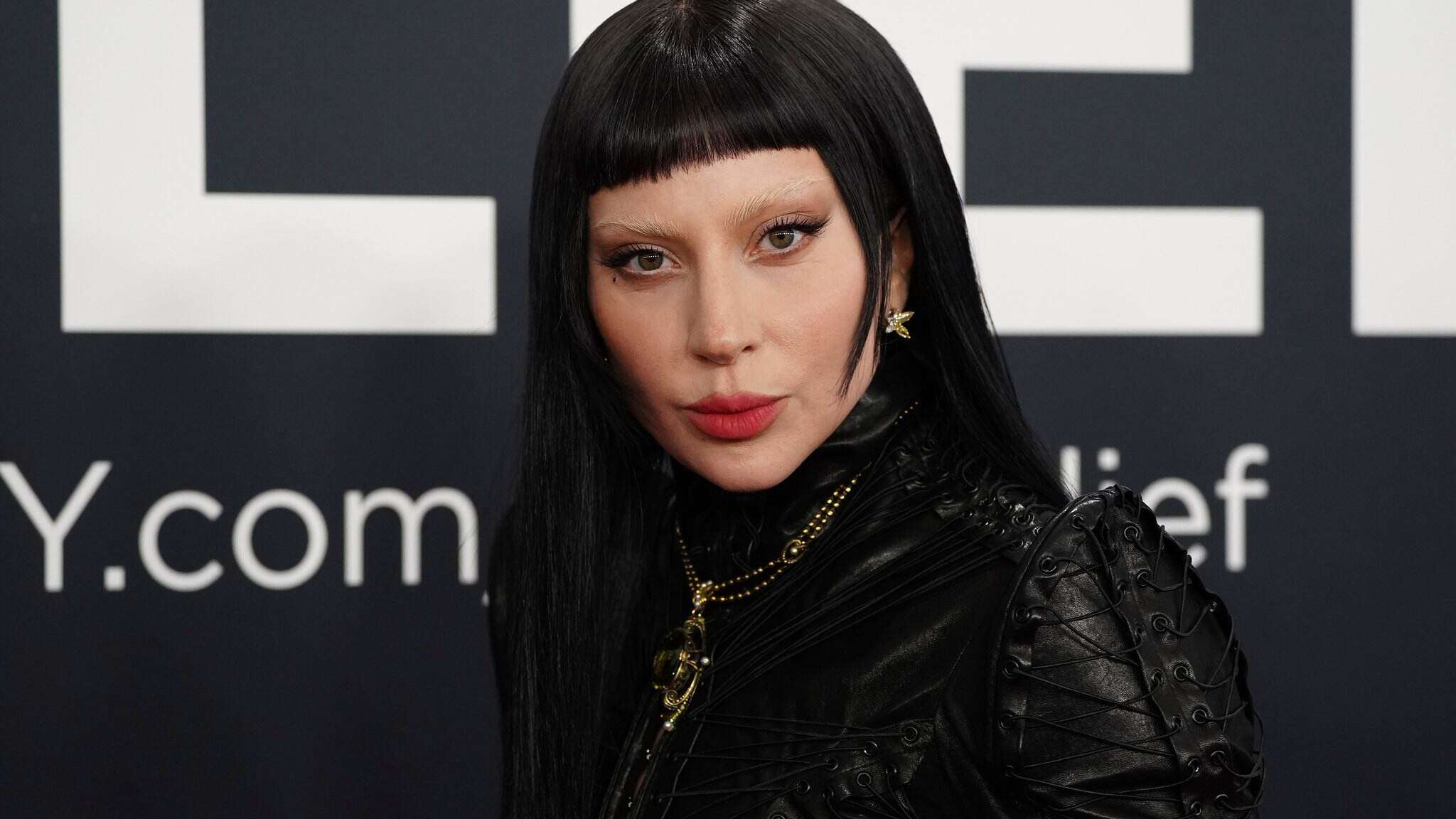 Scopri di più sull'articolo Lady Gaga torna a dominare le classifiche con “Mayhem”