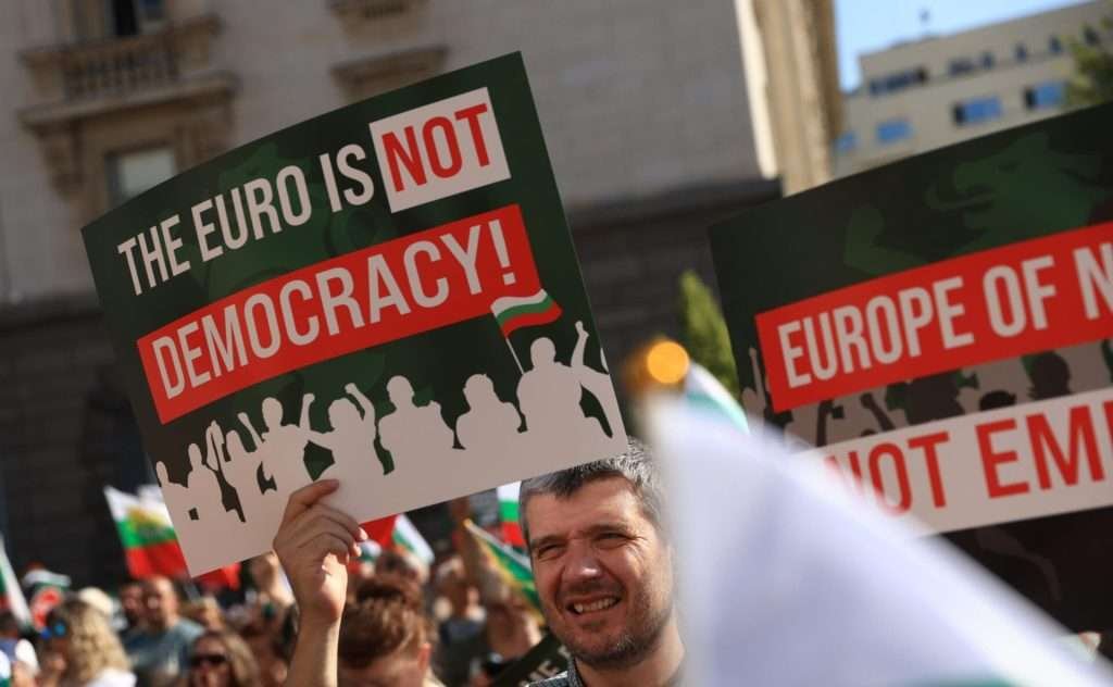 Bulgaria Euro proteste Sofia popolazione europa unione europea moneta