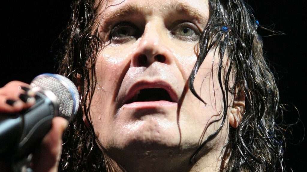 Ozzy Osbourne, leggenda del metal, ci lascia a 76 anni