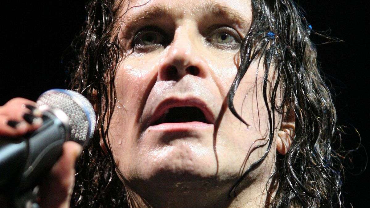Scopri di più sull'articolo Ozzy Osbourne, leggenda del metal, ci lascia a 76 anni