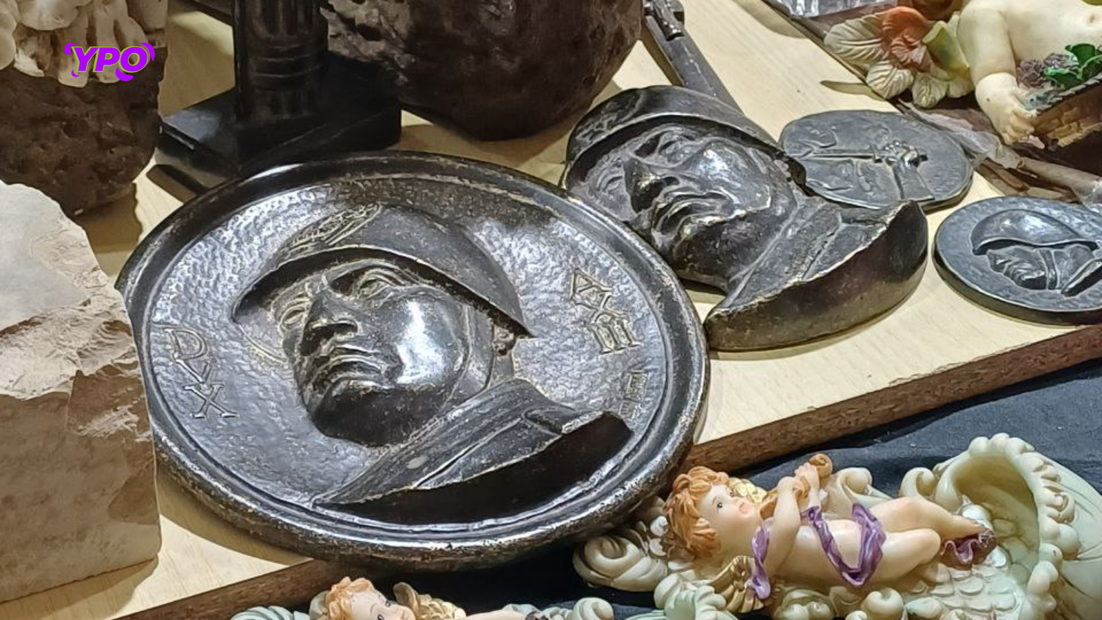 Al momento stai visualizzando Napoli tra natalità e apologia del fascismo: l’oggettistica che celebra Mussolini