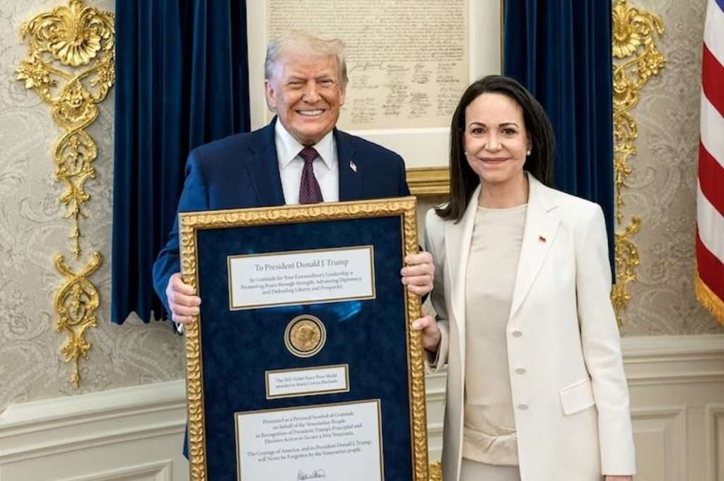 Quiete, Machado Trump Nobel Quiete, Machado consegna la medaglia del Nobel a Trump