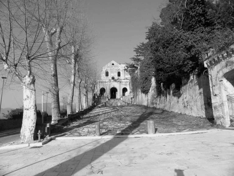 Scopri di più sull'articolo Alla scoperta di Casamarciano, la terra delle tre T: Terroni, Torroni e Teatro 