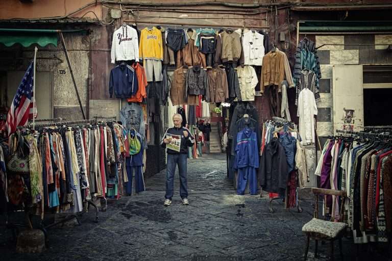 Scopri di più sull'articolo A Ercolano c’è il paradiso del vintage: il mercato di Resìna