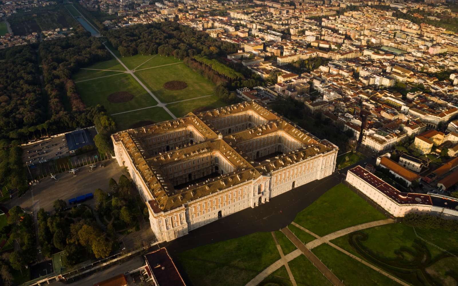 Al momento stai visualizzando Caserta: un ossimoro senza tempo